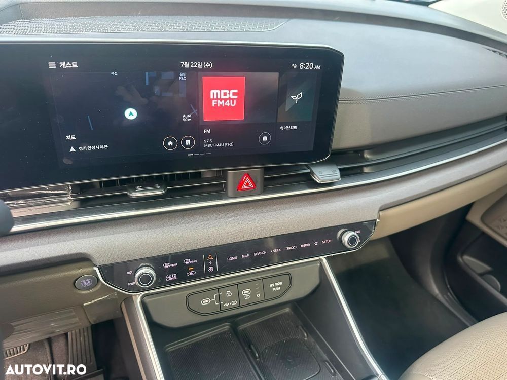 Kia Carnival - 11