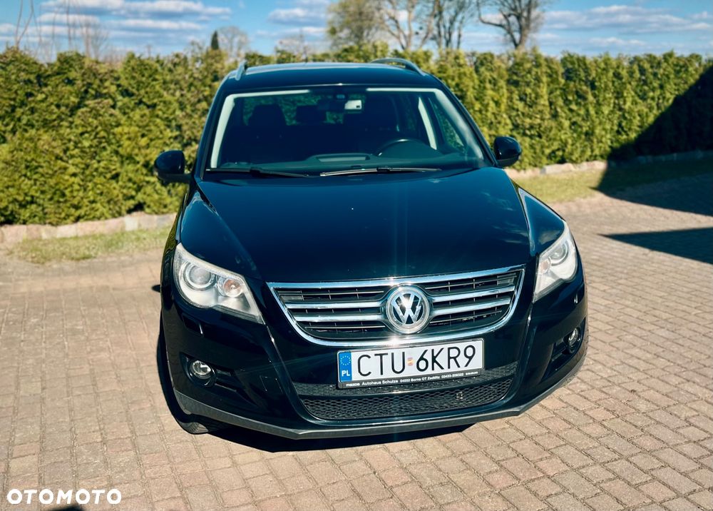 Volkswagen Tiguan - 1