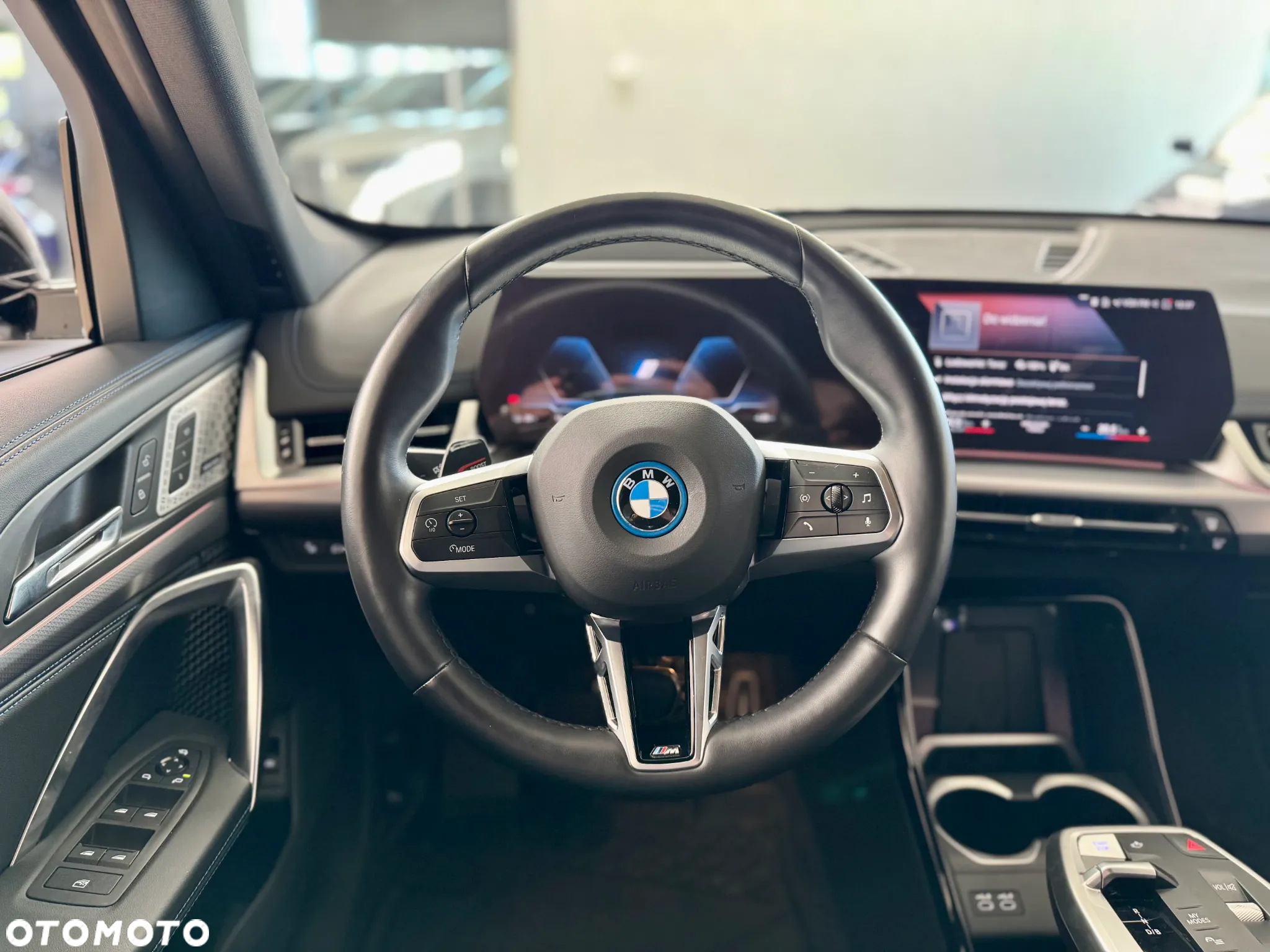 BMW iX1 xDrive30 66.5kWh M Sport - 6