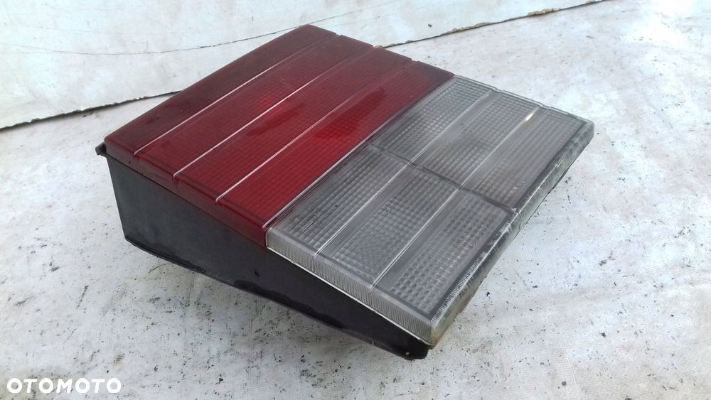 LAMPA KLAPY PRAWY TYŁ TYLNA 8360205501 SSANGYONG MUSSO 93- - 2