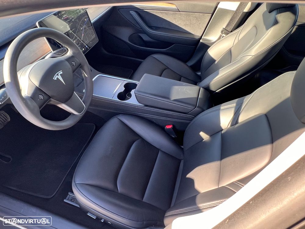 Tesla Model 3 - 10