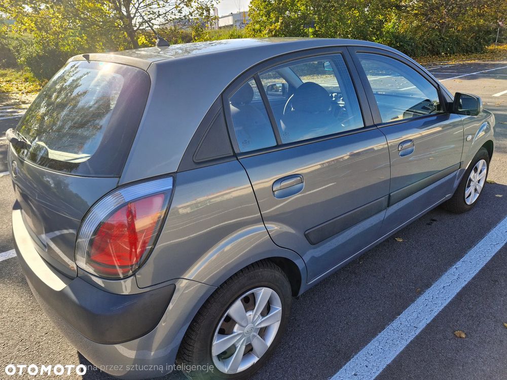Kia Rio - 2