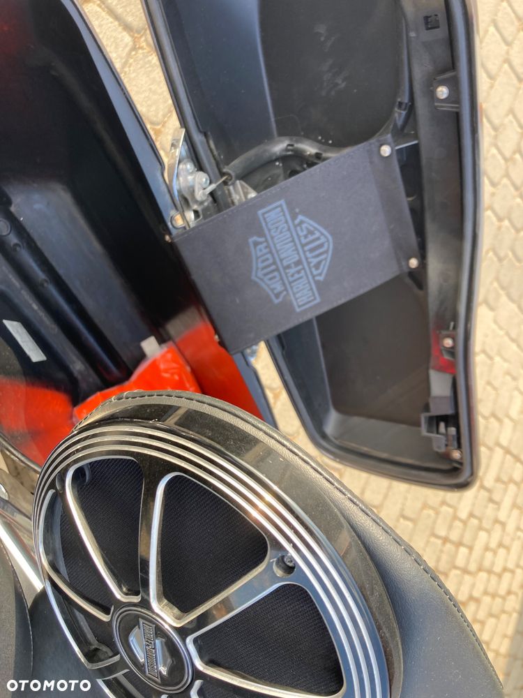 Harley-Davidson FLH Electra Glide - 10