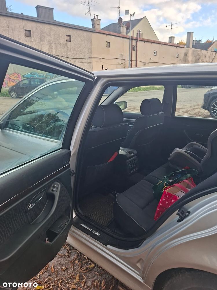 BMW Seria 5 525d - 4