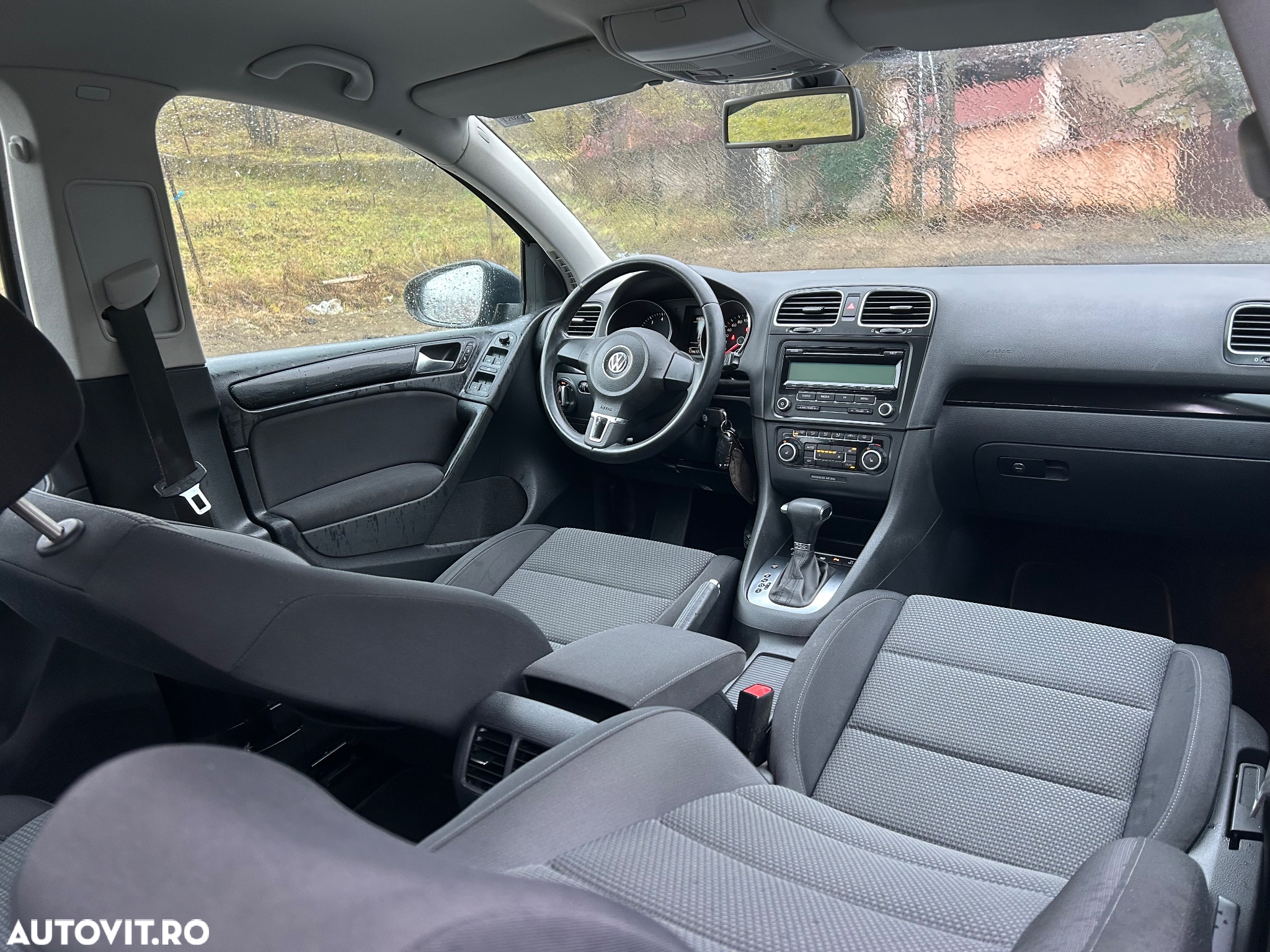 Volkswagen Golf - 6
