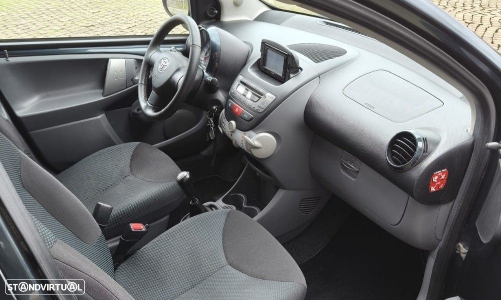 Toyota Aygo 1.0 - 12
