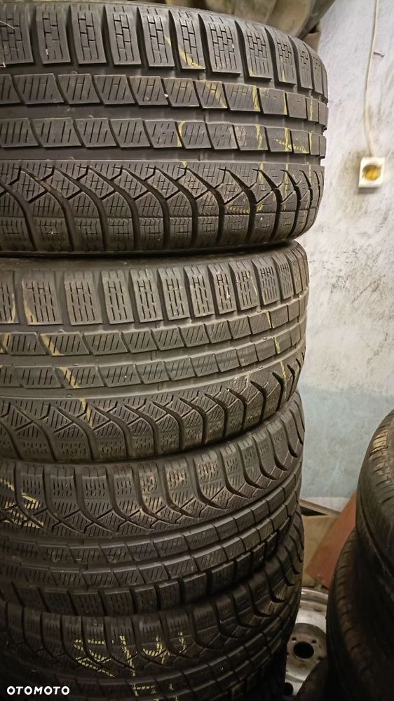235.35.19 Pirelli pzero winter 2023  topczewski team