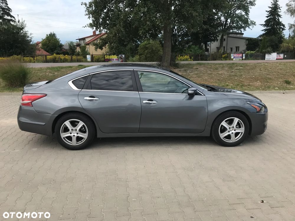 Nissan Altima - 9