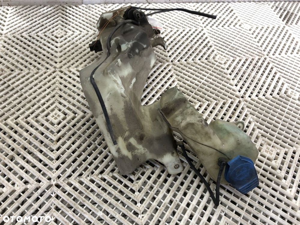 ZBIORNICZEK SPRYSKIWACZY  AUDI A4 B6 (8E2) 2000 - 2005 2.0 96 kW [130 KM] benzyna 2000 - 2004 - 1