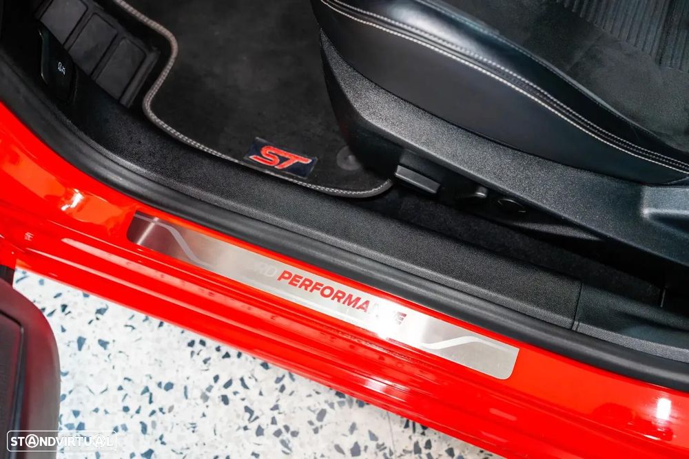 Ford Focus 2.3 EcoBoost ST3 - 14