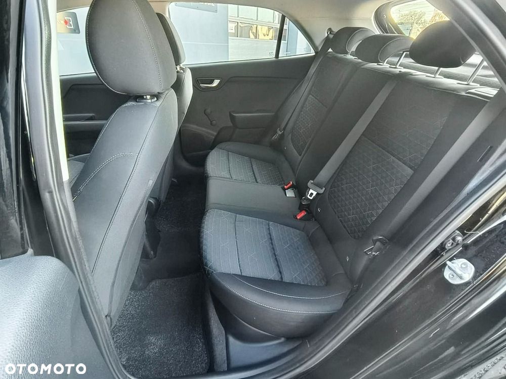 Kia Rio - 16