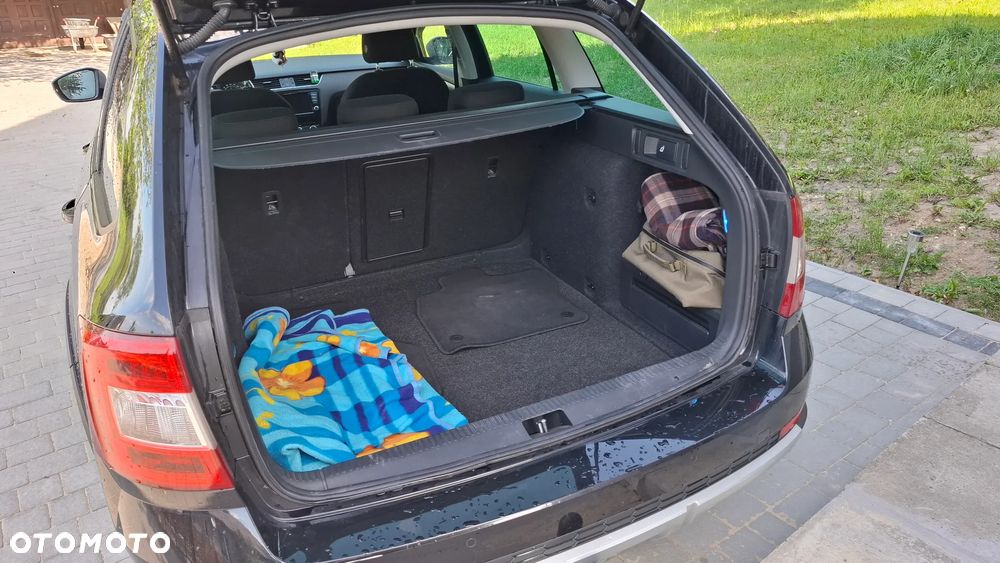 Skoda Octavia 1.6 TDI (Green tec) 4x4 Scout - 10