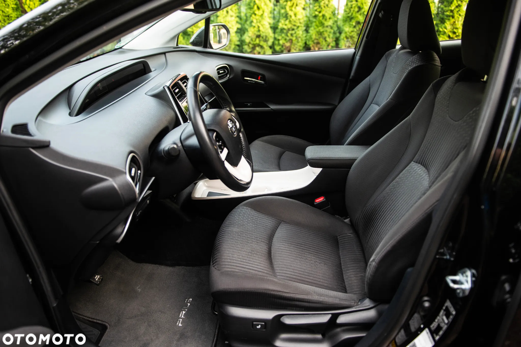 Toyota Prius 1.8 Hybrid Premium - 16