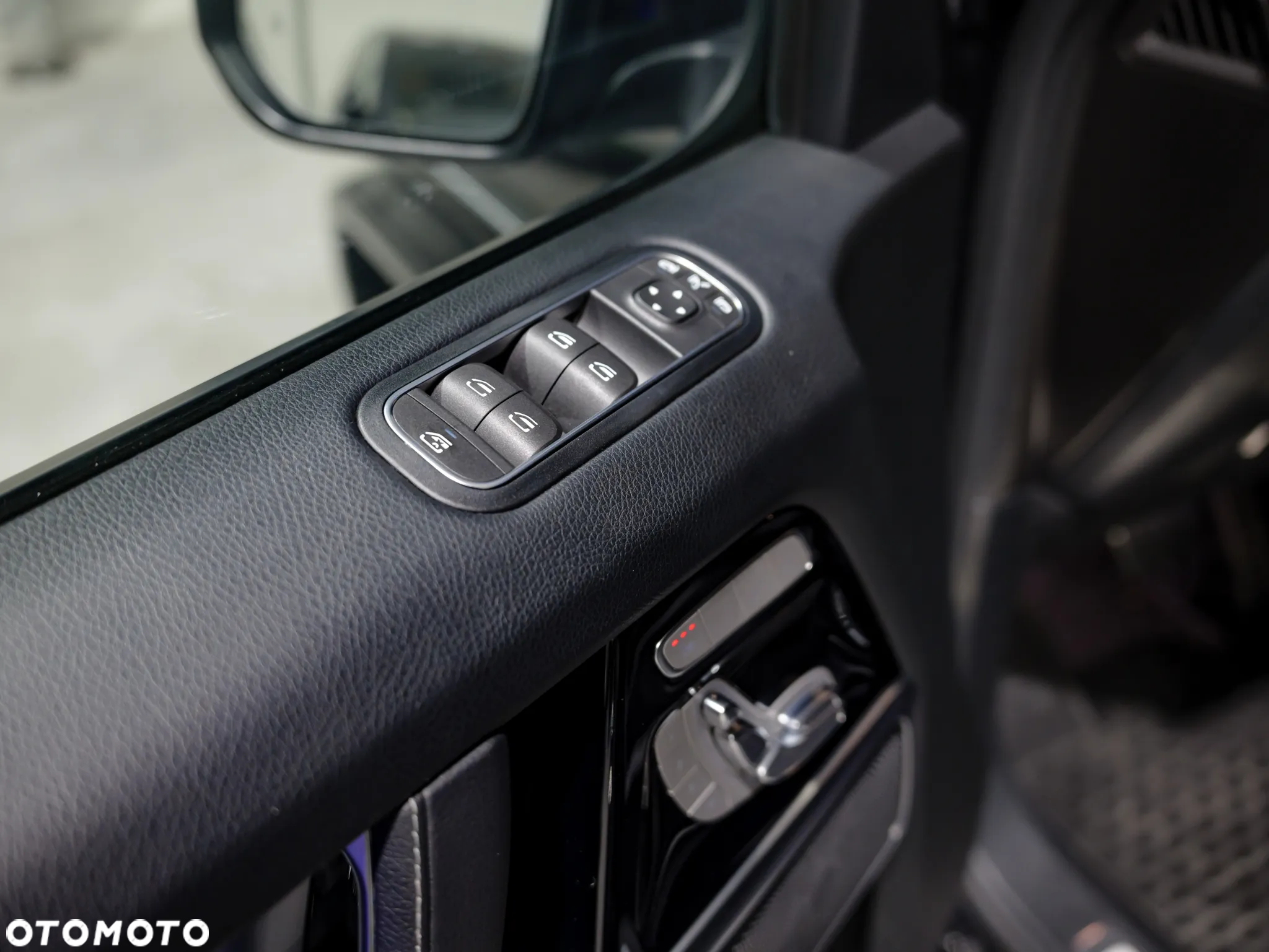 Mercedes-Benz Klasa G 400 d - 38
