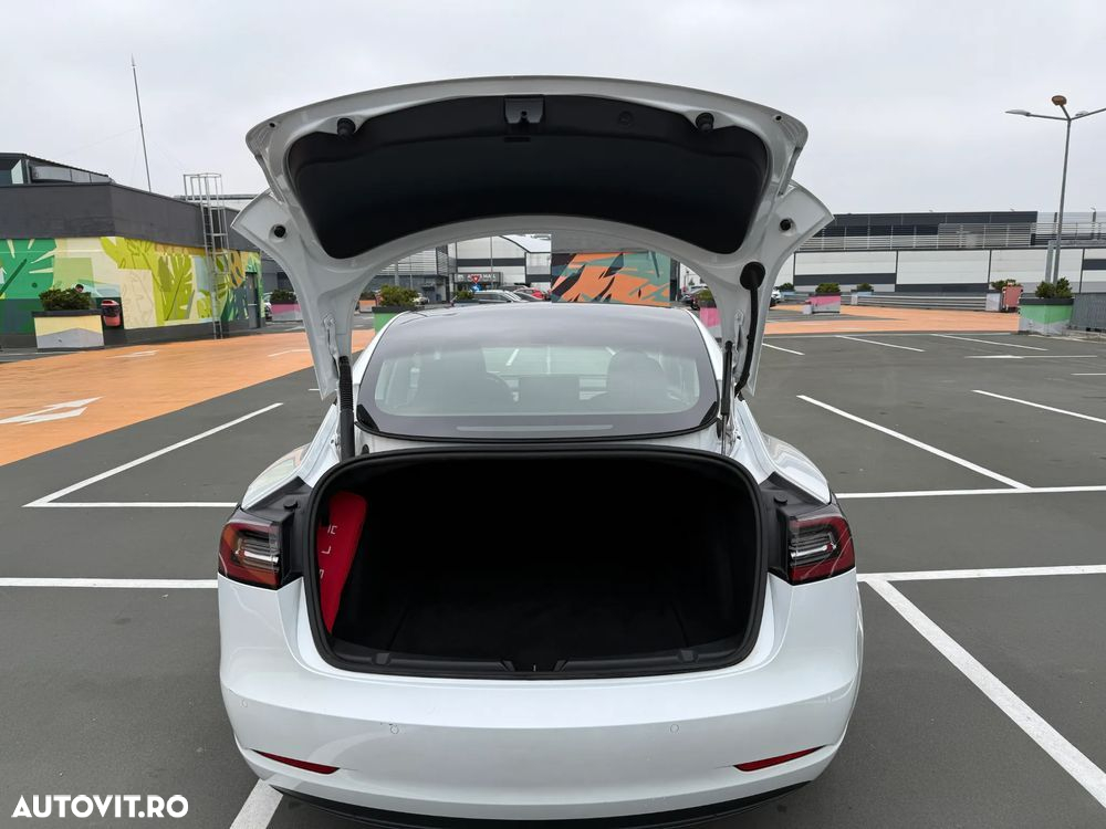 Tesla Model 3 Long Range - 7