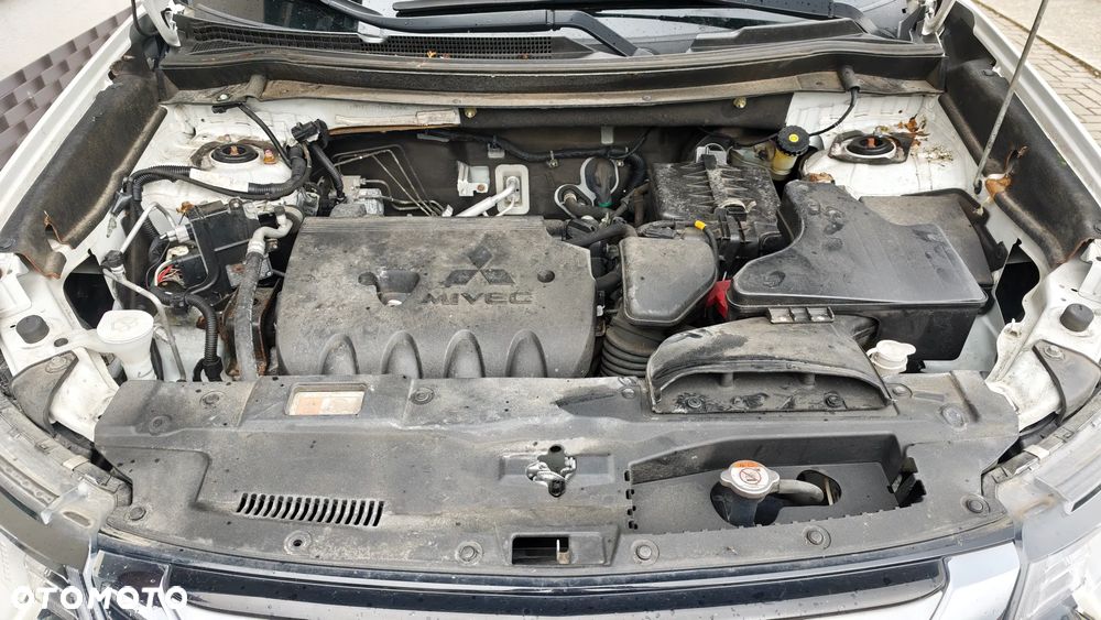 Mitsubishi Outlander 2.0 4WD CVT Diamant Edition+ - 33