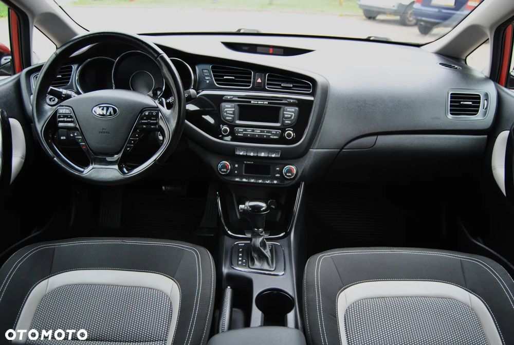 Kia Ceed 1.6 GDI DCT Vision - 9