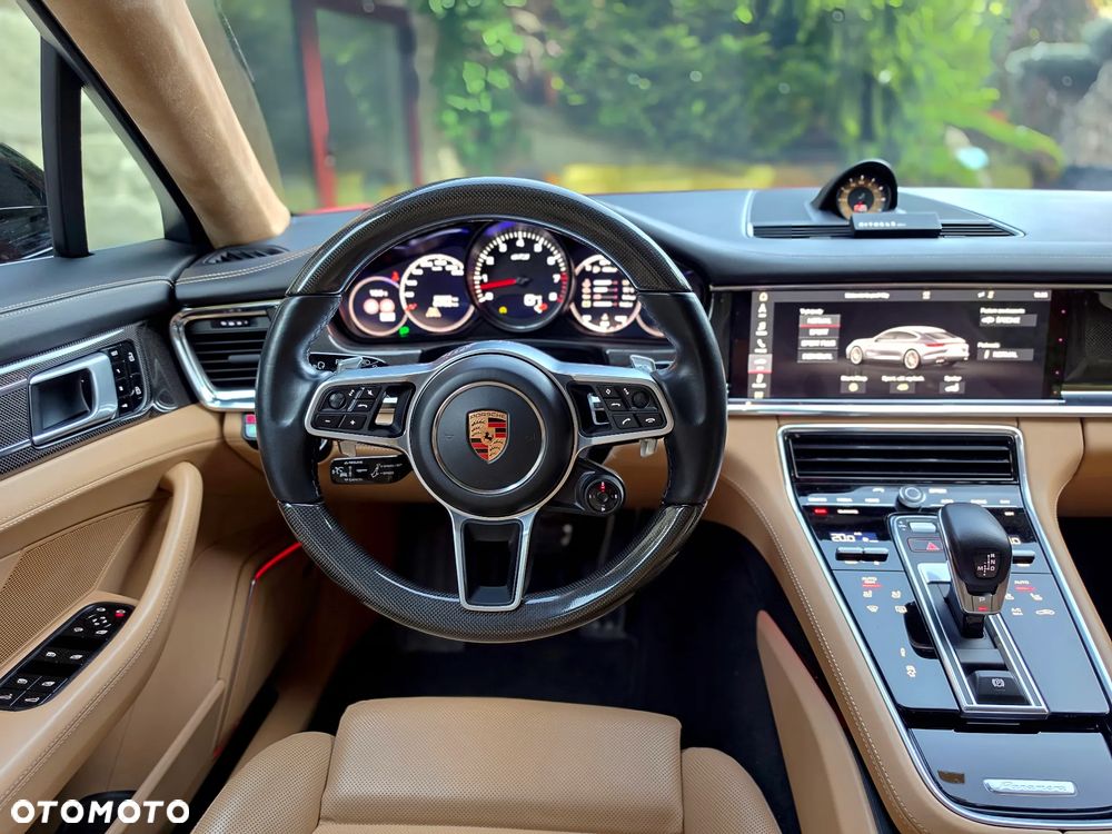 Porsche Panamera GTS - 12
