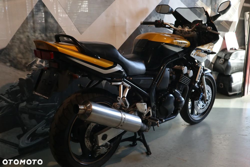 Yamaha FZS - 18