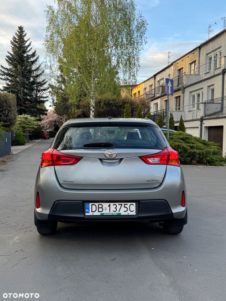 Toyota Auris - 5