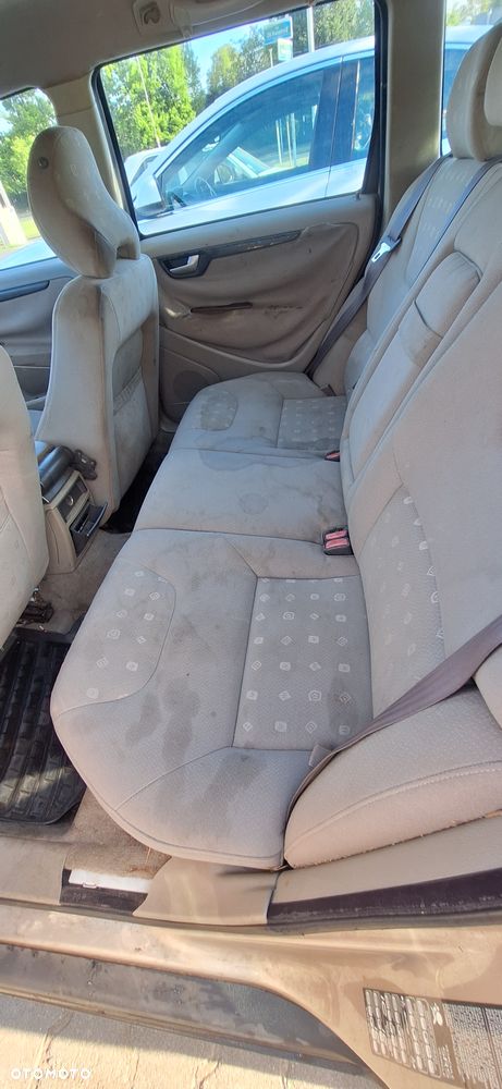Volvo V70 2.4 - 16