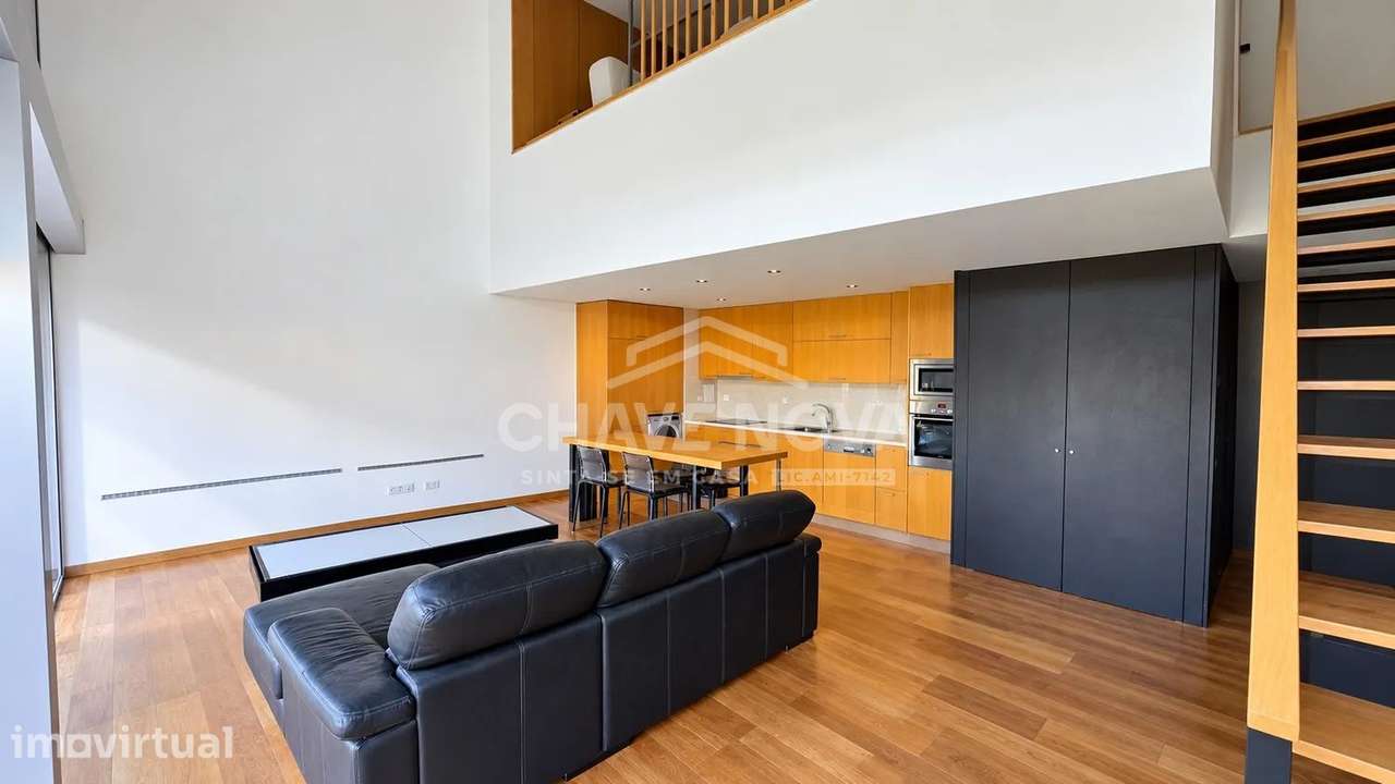 Apartamento Duplex com Mezzanine e Varanda | Quinta do Cravel - Grande imagem: 3/14