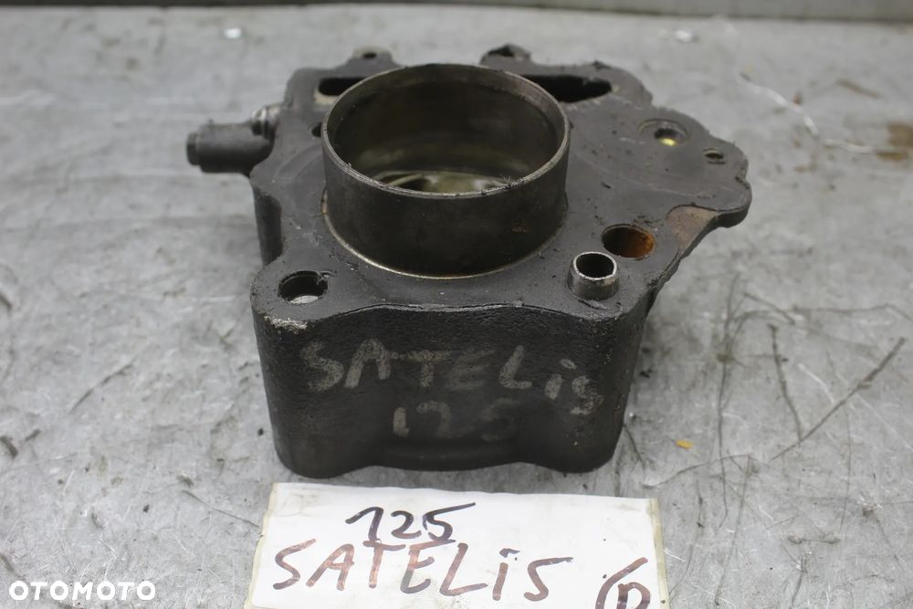Peugeot Satelis 125 cylinder tłok