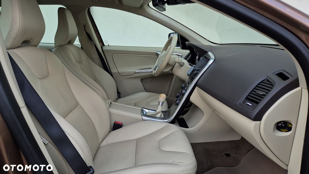 Volvo XC 60 D4 Summum - 9