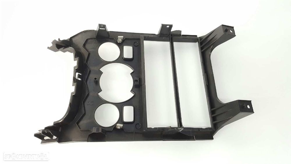 EMBELIZADOR PEUGEOT 3008 PREMIUM - 4