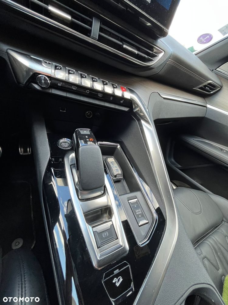 Peugeot 3008 1.6 PureTech HYbrid4 GT Line S&S EAT8 - 27