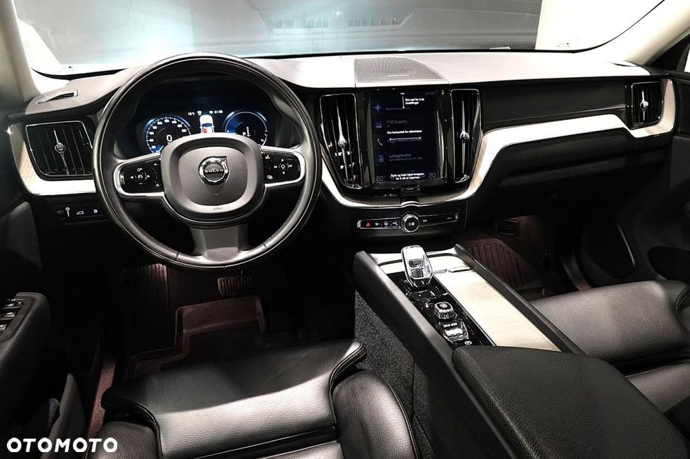 Volvo XC 60 T6 Plug-In Hybrid AWD R-Design - 9