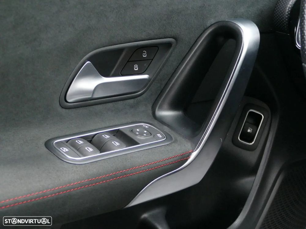 Mercedes-Benz CLA 250 e - 30