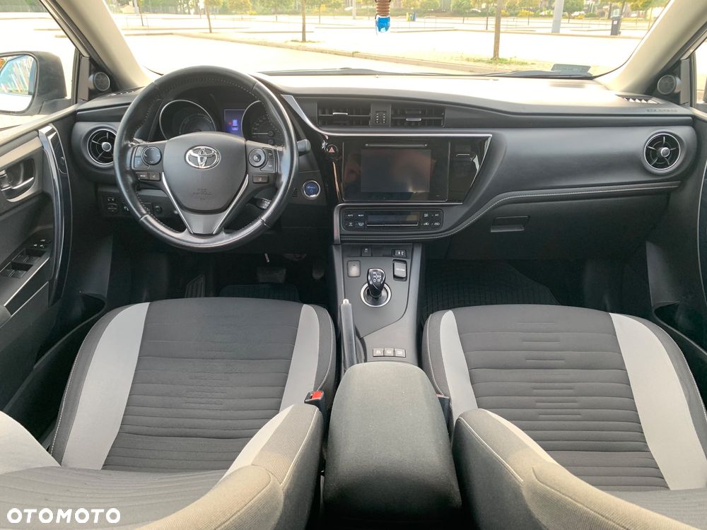 Toyota Auris Hybrid 135 Premium - 10