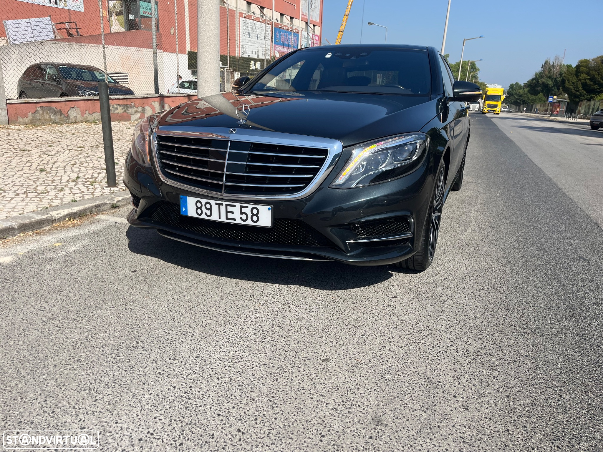 Mercedes-Benz 350 - 8