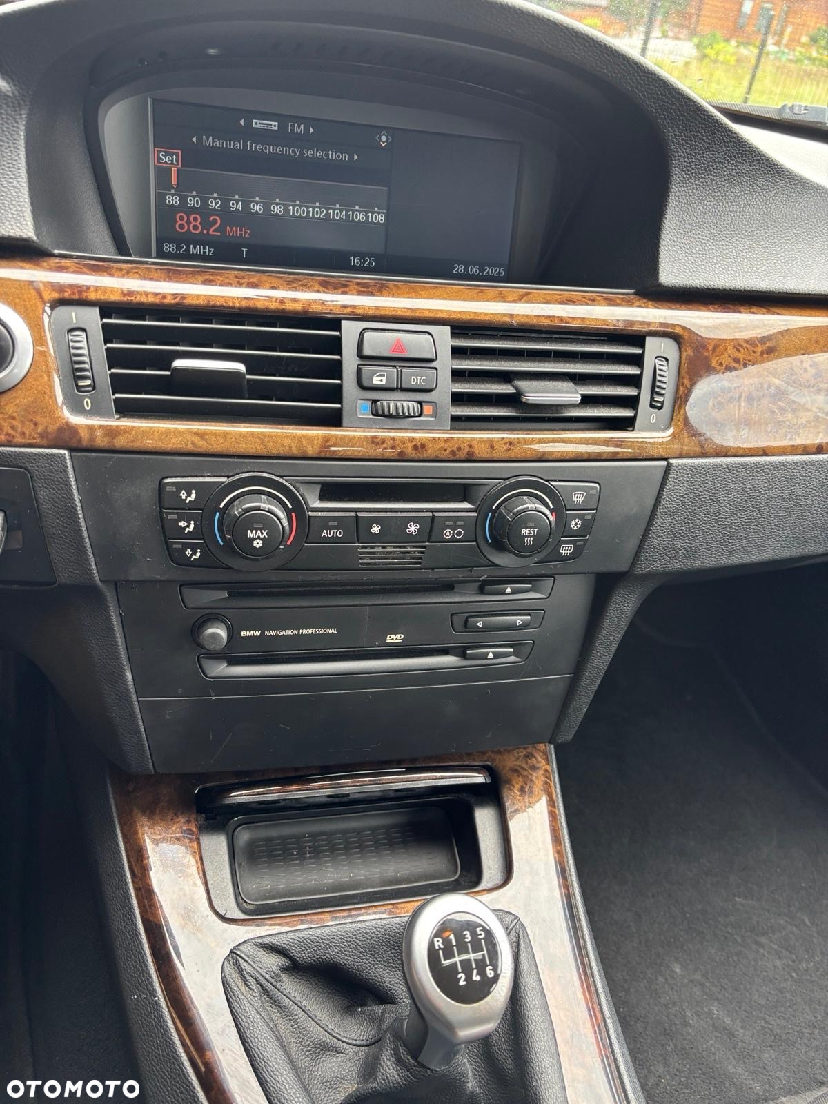 BMW Seria 3 320d DPF Touring - 3