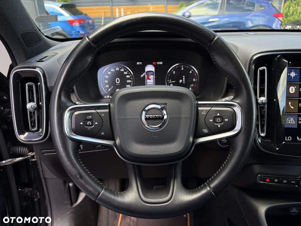 Volvo XC 40 D4 AWD Geartronic Inscription - 22