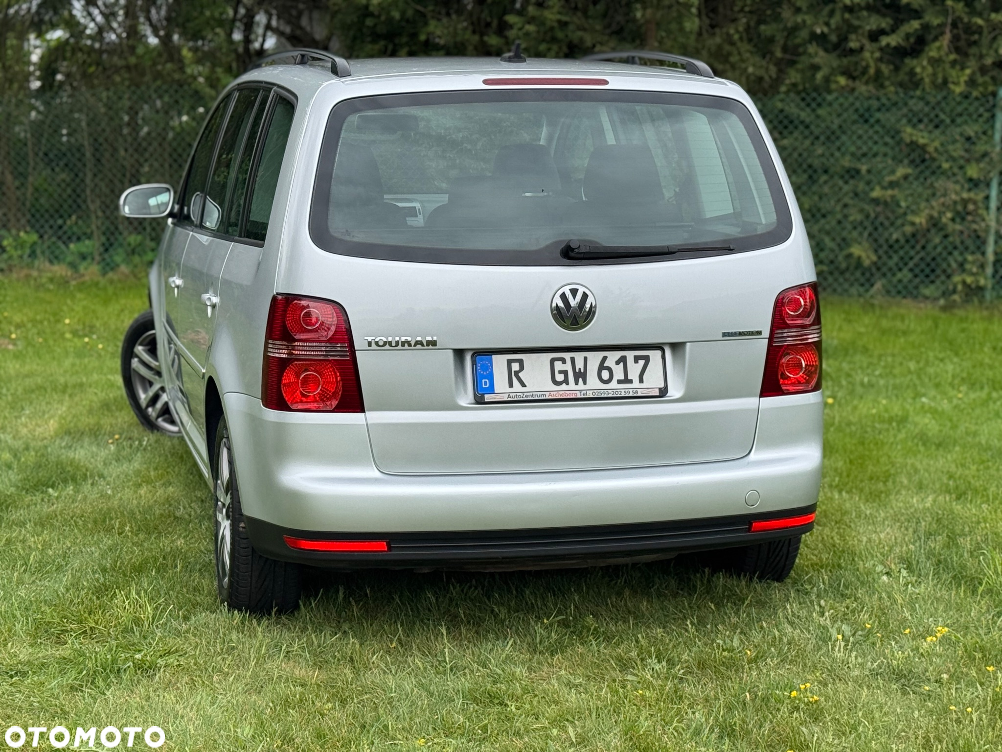 Volkswagen Touran 1.9 TDI DPF Blue Motion Highline - 11