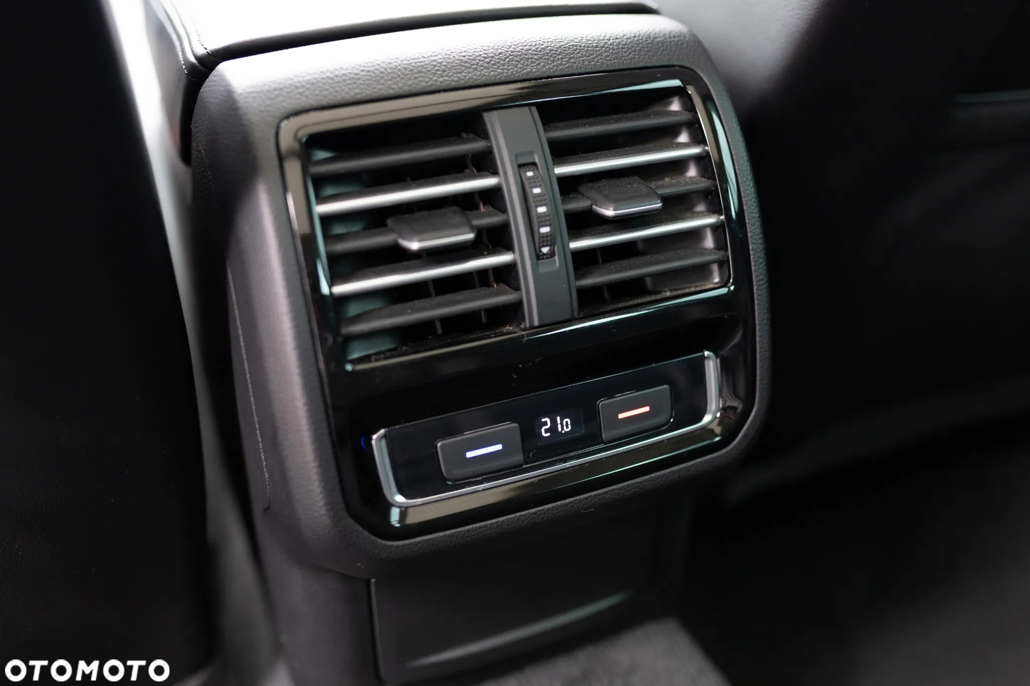 Volkswagen Passat - 20
