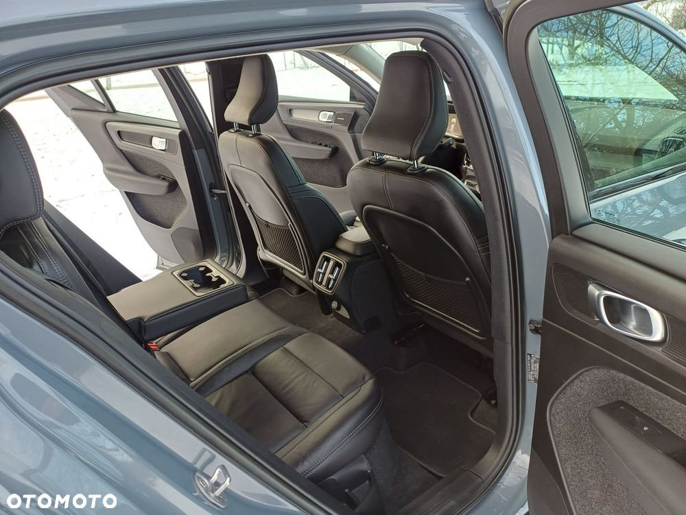 Volvo XC 40 B3 B DKG Plus Dark - 10