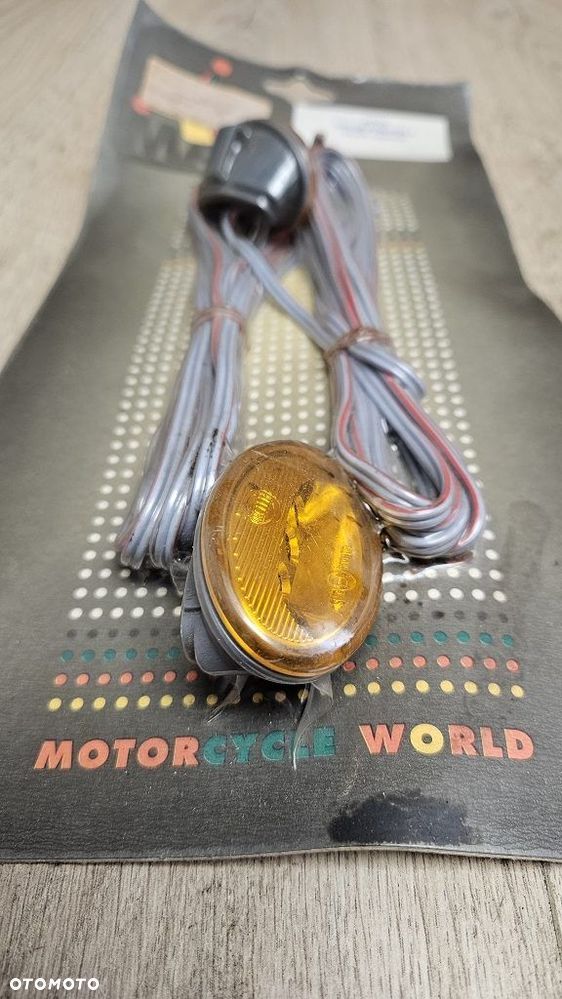 Kierunkowskazy LED motocyklowe MAD 01710 owalne płaskie (para) - 2