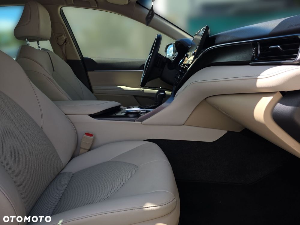 Toyota Camry 2.5 Hybrid Executive CVT - 9