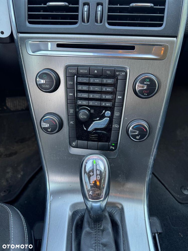 Volvo XC 60 T5 Powershift Momentum - 14