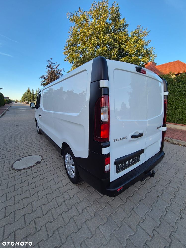 Renault Trafic Long L2 120koni 2017r Navi Klima Super stan - 8