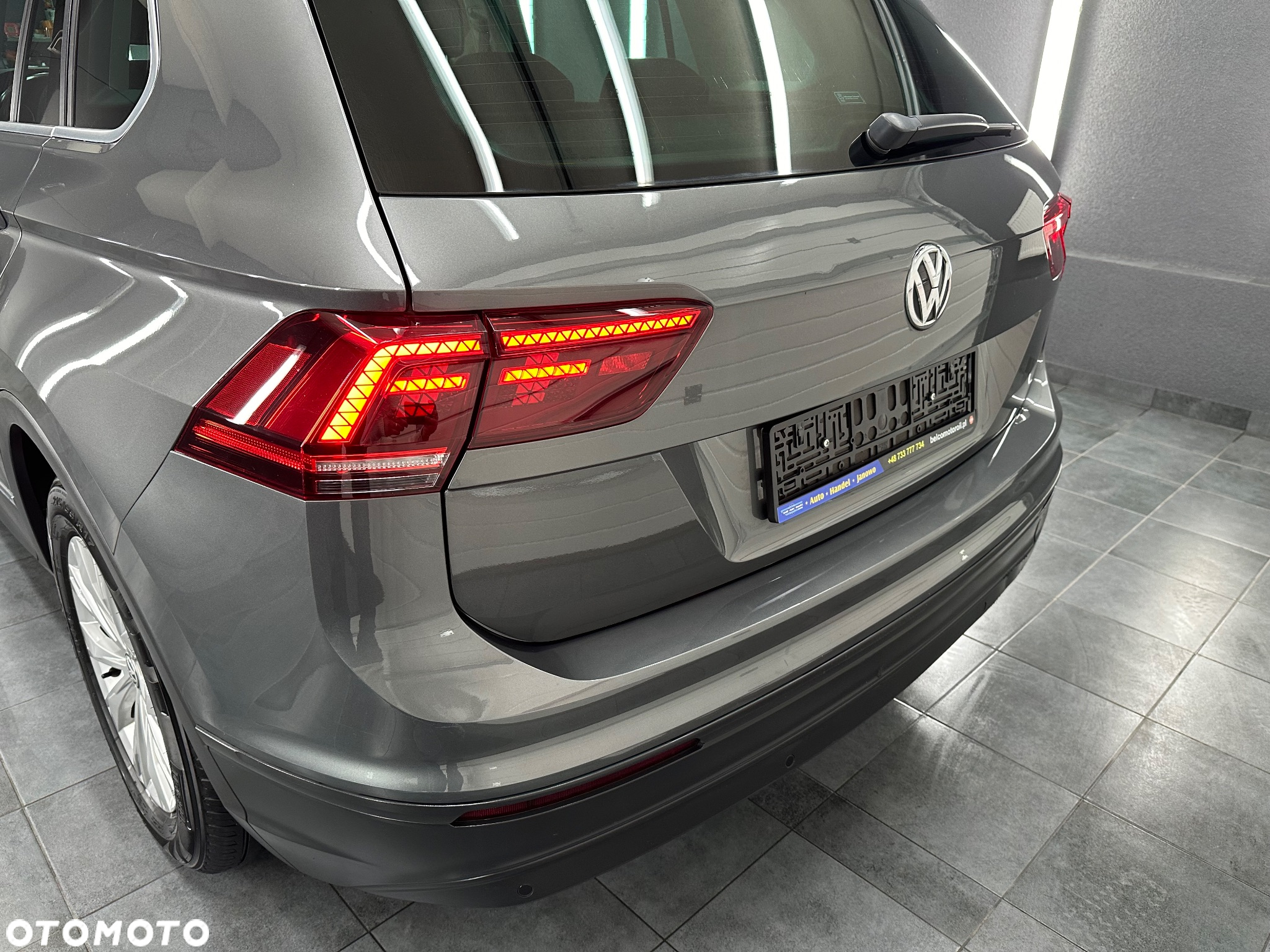 Volkswagen Tiguan - 9