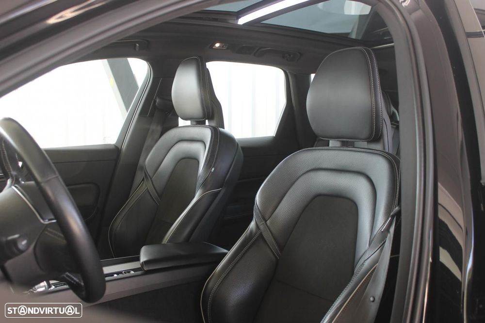 Volvo XC 60 2.0 T8 PHEV R-Design AWD - 12