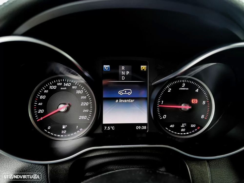 Mercedes-Benz GLC 250 d 4Matic 9G-TRONIC AMG Line - 8