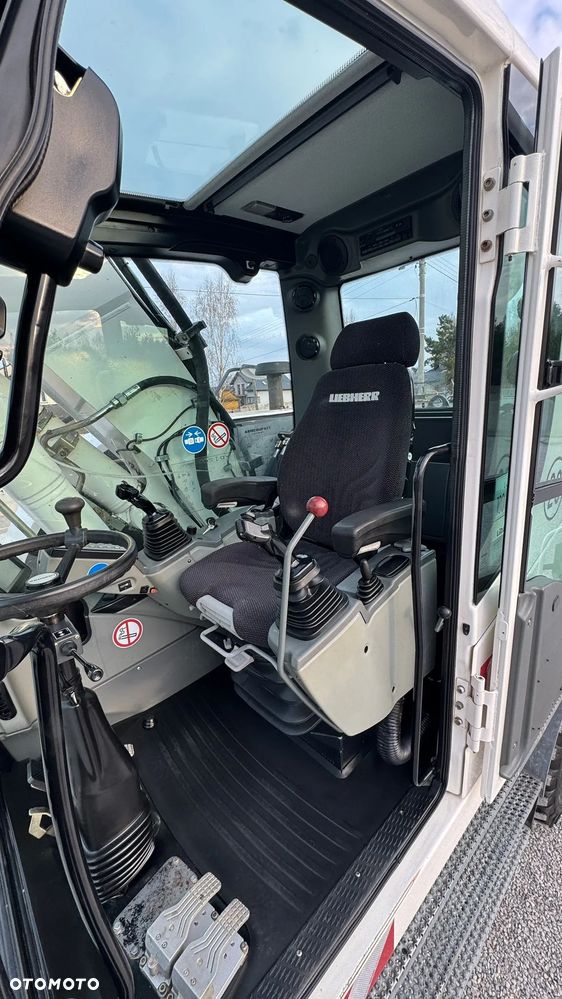 Liebherr 918 compact - 30