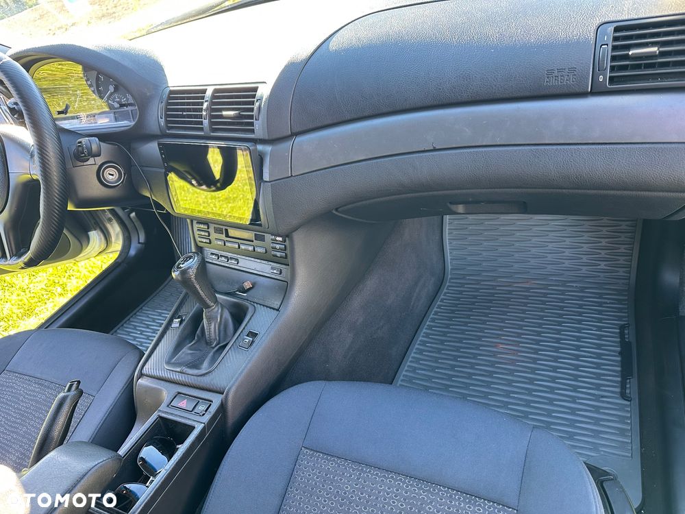 BMW Seria 3 320i - 23