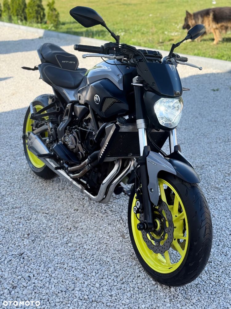 Yamaha MT - 6
