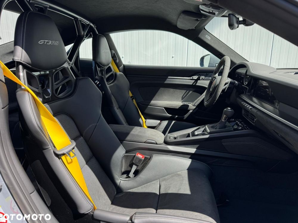 Porsche 911 GT3 RS - 12